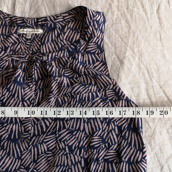 Broadway &  Broome silk top - Picture 3 of 7